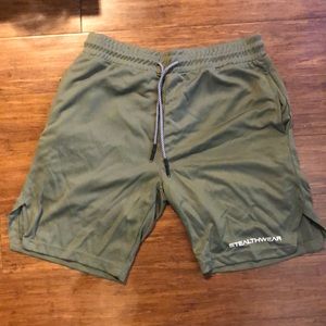 Stealth Green 7” Hybrid Pocket Shorts Sz M (32”)